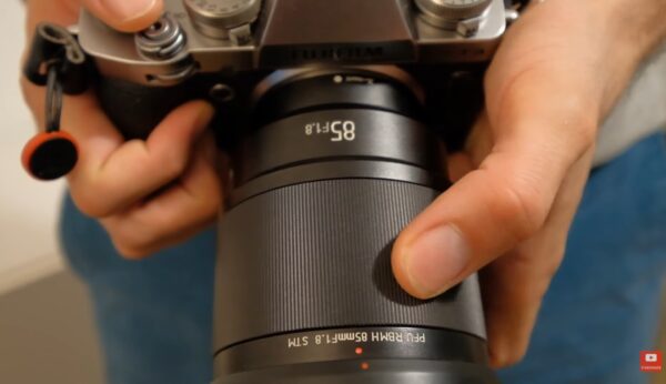 La bague de mise au point du Viltrox 85 mm f/1.8 est très agréable à utiliser